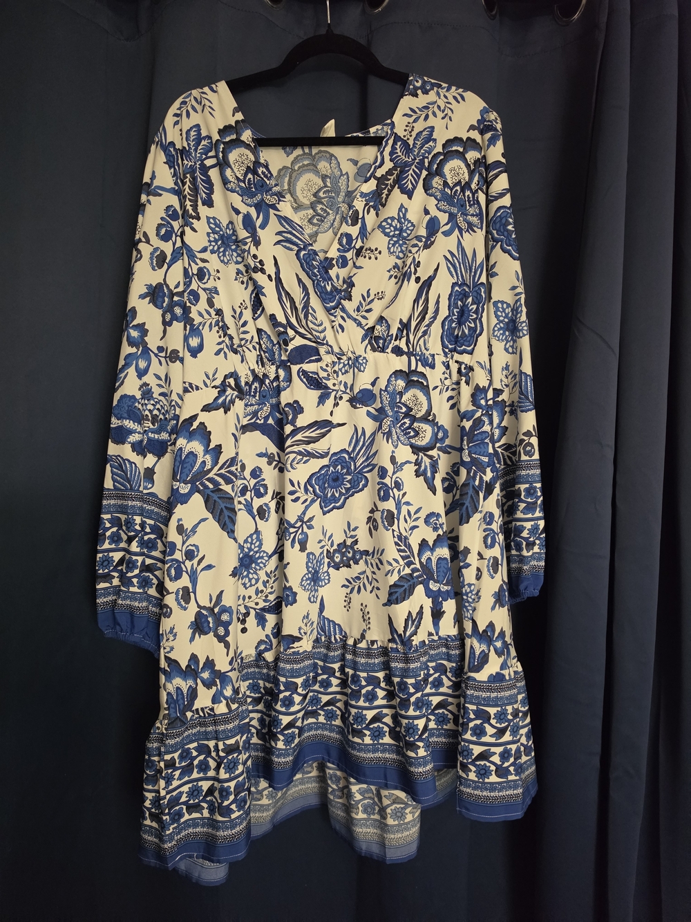 Amazon Blue Floral Long Sleeve V-Neck Dress